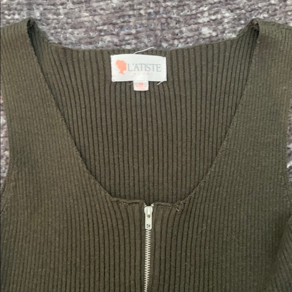 Green Crop Top with Zipper ✨ - Picture 2 of 2